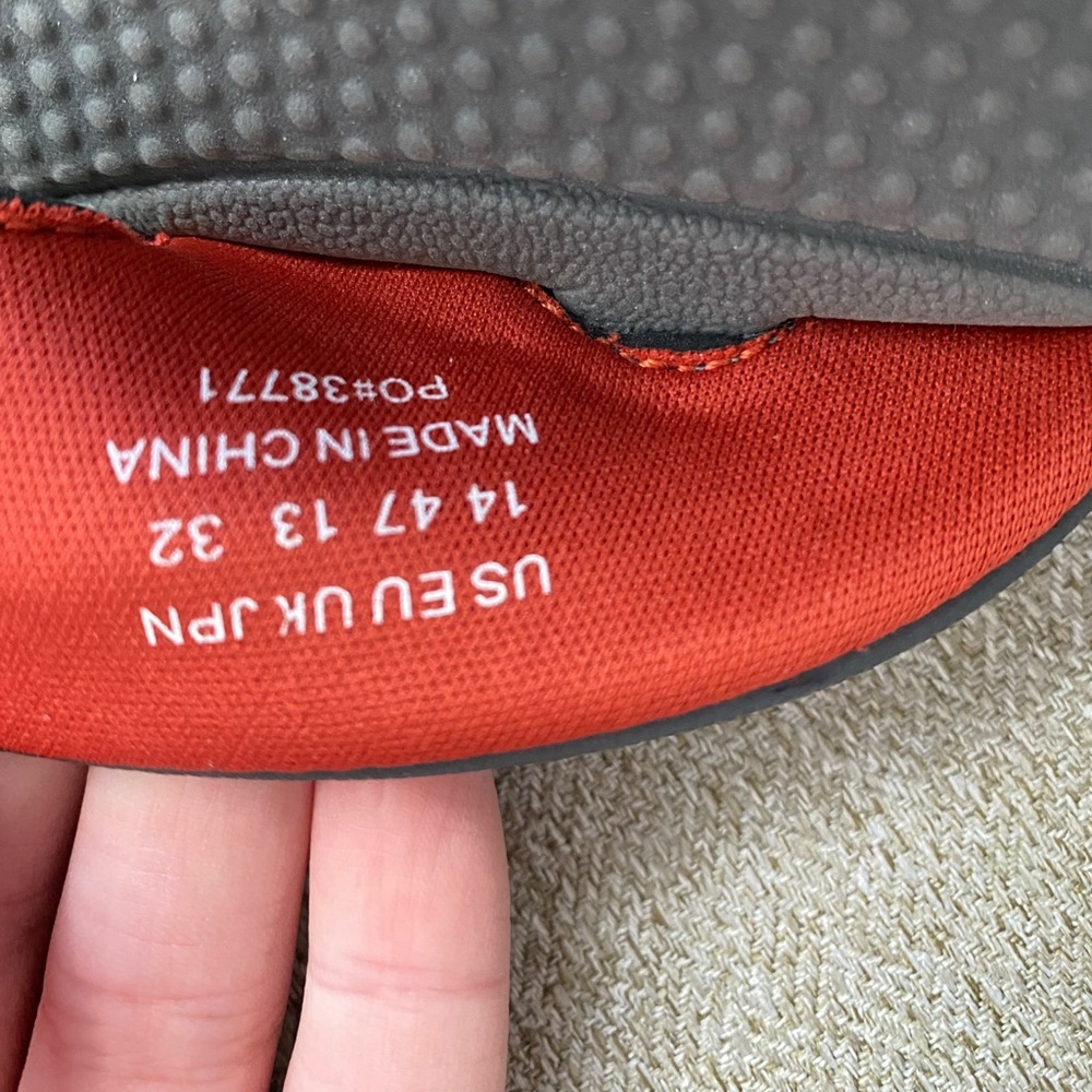 Simms Flip Flops - Picture 2 of 4